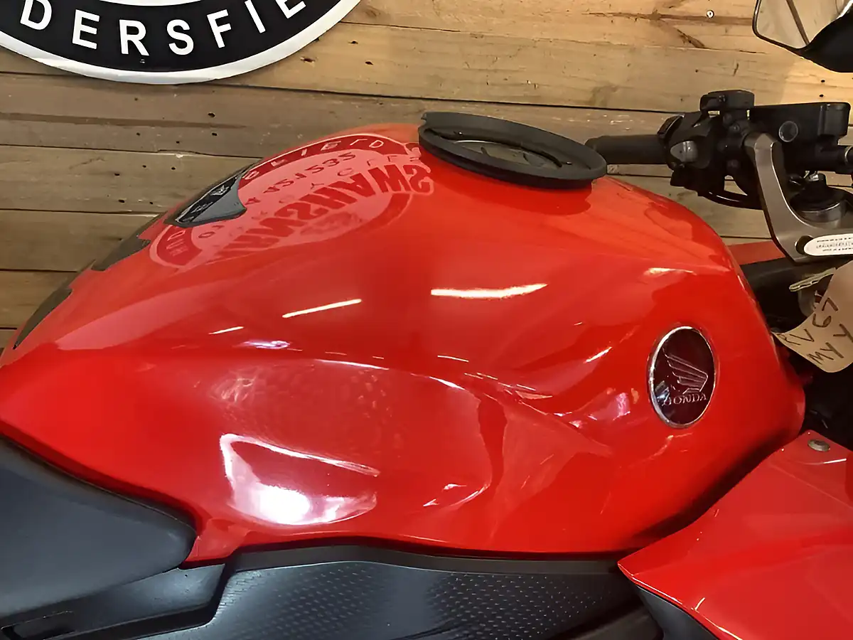 Used 2017 Honda Vfr F Red - Interior and Exterior details 10