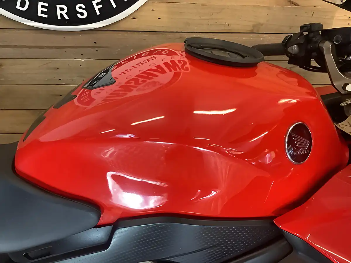 Used 2017 Honda Vfr F Red - Interior and Exterior details 13