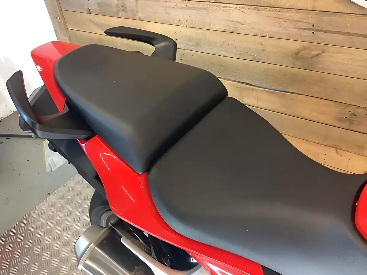 Used 2017 Honda Vfr F Red - Interior and Exterior details 14