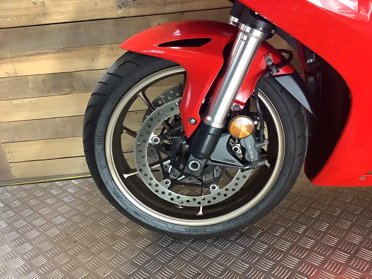 Used 2017 Honda Vfr F Red - Interior and Exterior details 19