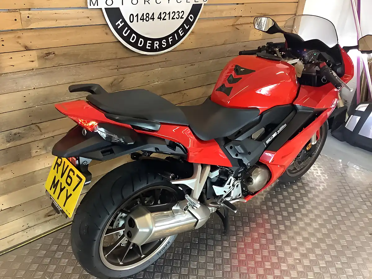 Used 2017 Honda Vfr F Red - Interior and Exterior details 4