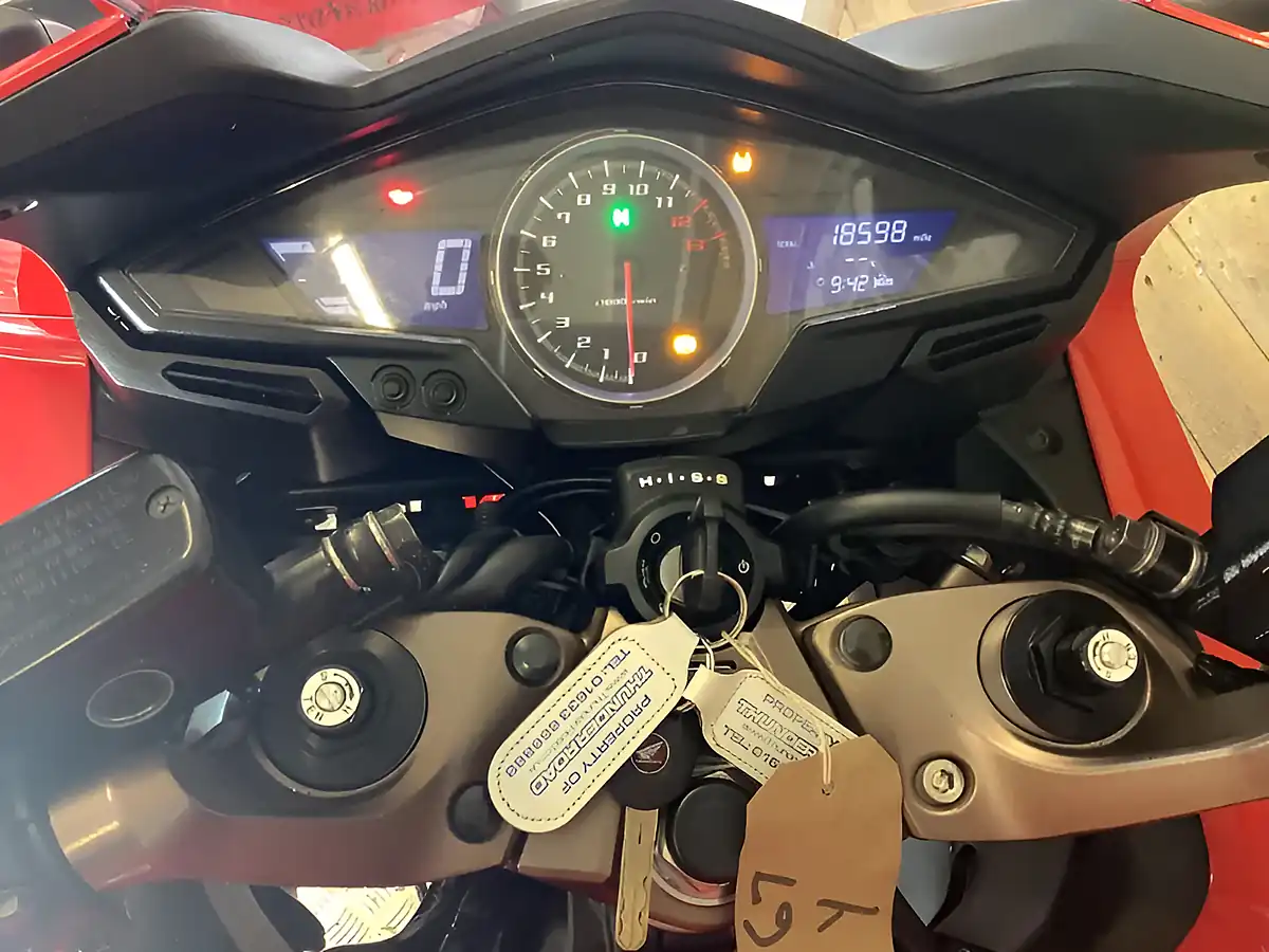 Used 2017 Honda Vfr F Red - Interior and Exterior details 7
