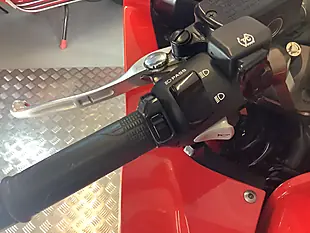 Used 2017 Honda Vfr F Red - Interior and Exterior details 8