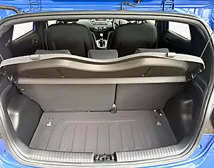 Used 2017 Hyundai i10 Go! Se Blue - Interior and Exterior details 16
