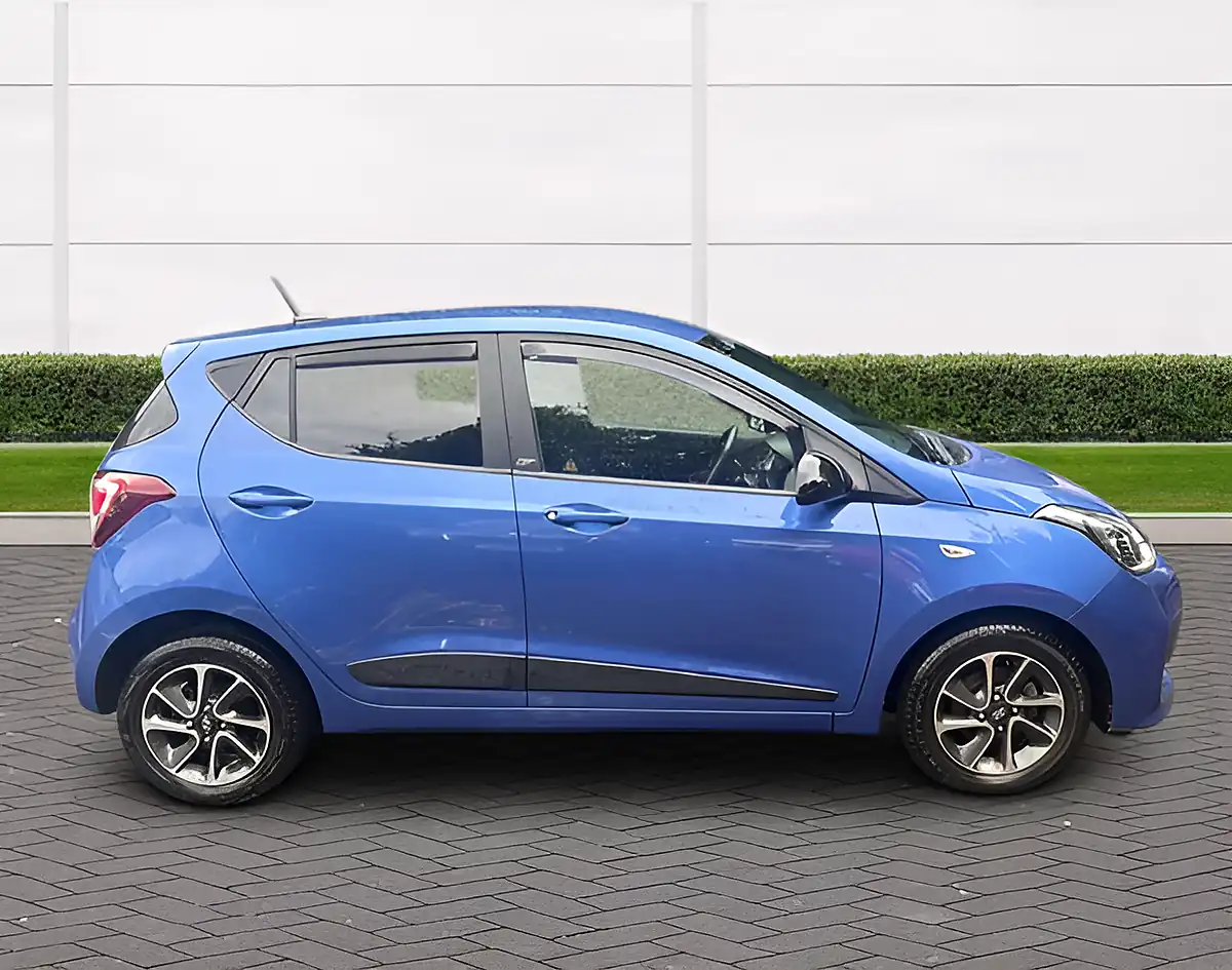 Used 2017 Hyundai i10 Go! Se Blue - Interior and Exterior details 2
