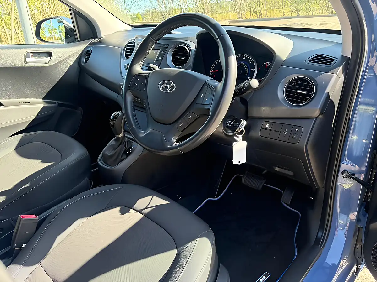 Used 2017 Hyundai I10 Premium Blue - Interior and Exterior details 10