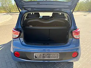 Used 2017 Hyundai I10 Premium Blue - Interior and Exterior details 18