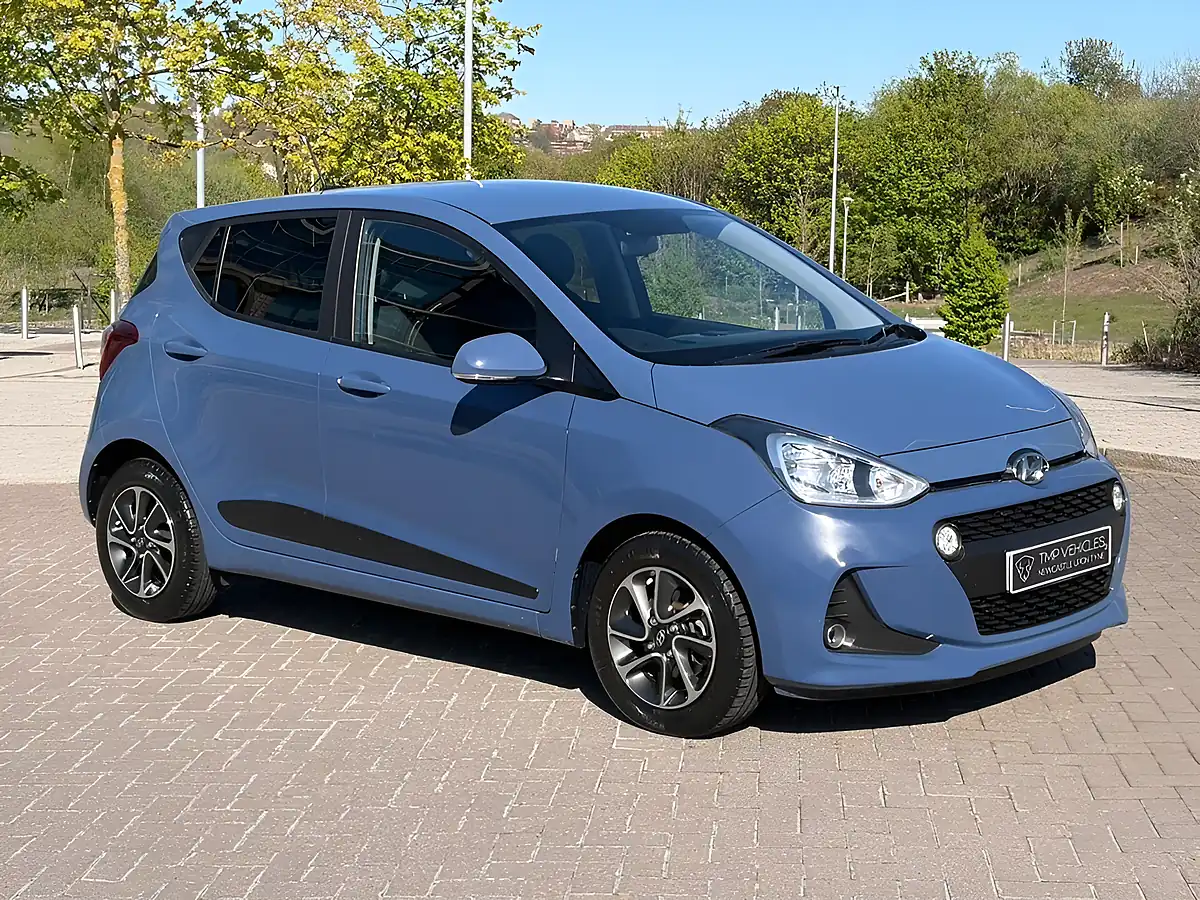 Used 2017 Hyundai I10 Premium Blue - Interior and Exterior details 2