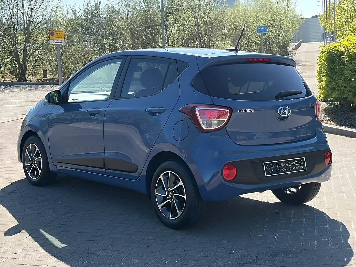 Used 2017 Hyundai I10 Premium Blue - Interior and Exterior details 6