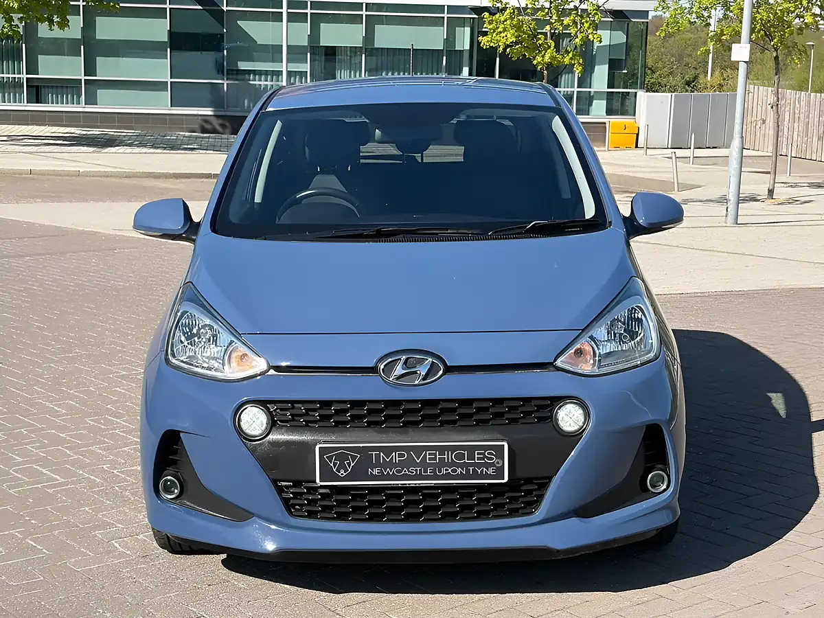 Used 2017 Hyundai I10 Premium Blue - Interior and Exterior details 9