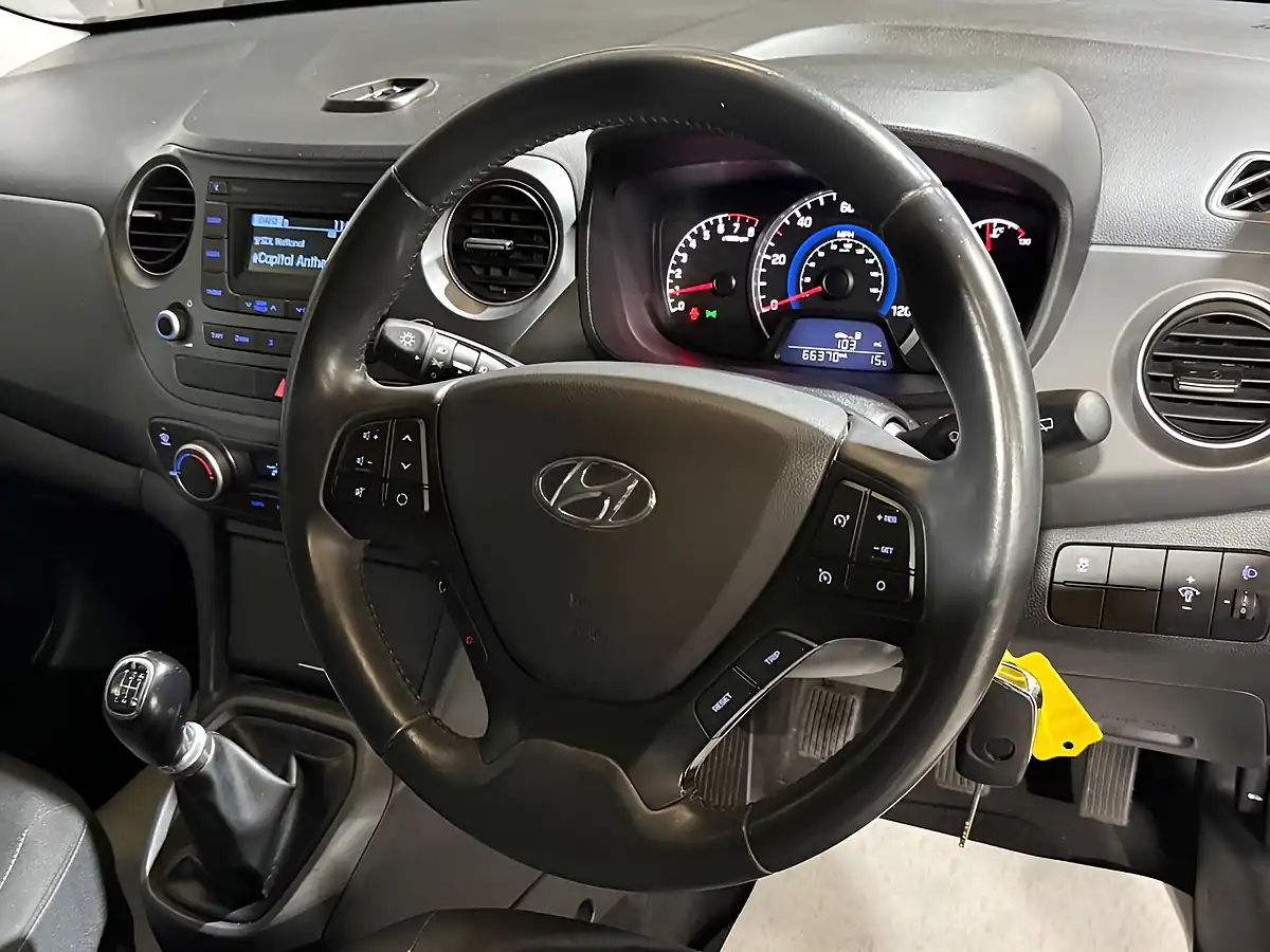 Used 2017 Hyundai I10 Premium Grey - Interior and Exterior details 10