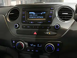 Used 2017 Hyundai I10 Premium Grey - Interior and Exterior details 12