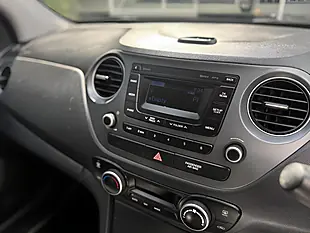 Used 2017 Hyundai I10 Premium Grey - Interior and Exterior details 12