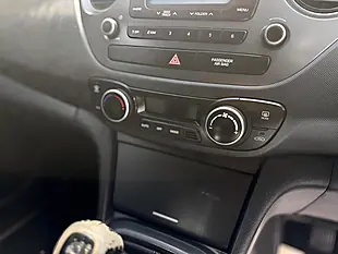 Used 2017 Hyundai I10 Premium Grey - Interior and Exterior details 14