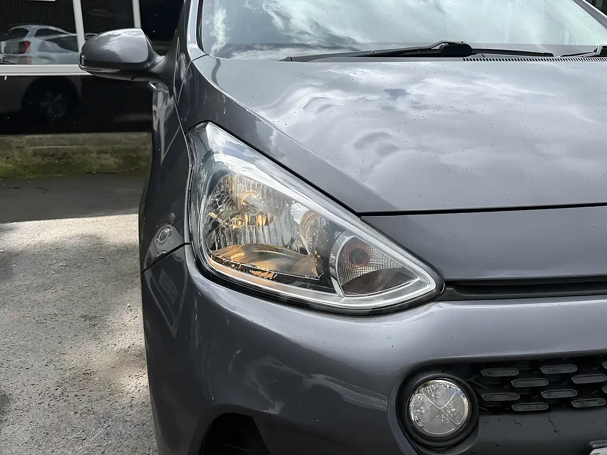 Used 2017 Hyundai I10 Premium Grey - Interior and Exterior details 6