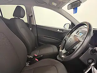 Used 2017 Hyundai i10 Premium Polar White - Interior and Exterior details 10