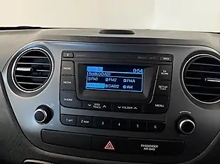 Used 2017 Hyundai i10 Premium Polar White - Interior and Exterior details 18