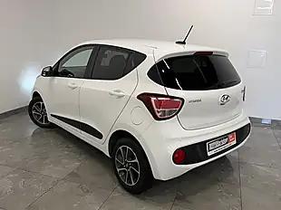 Used 2017 Hyundai i10 Premium Polar White - Interior and Exterior details 4