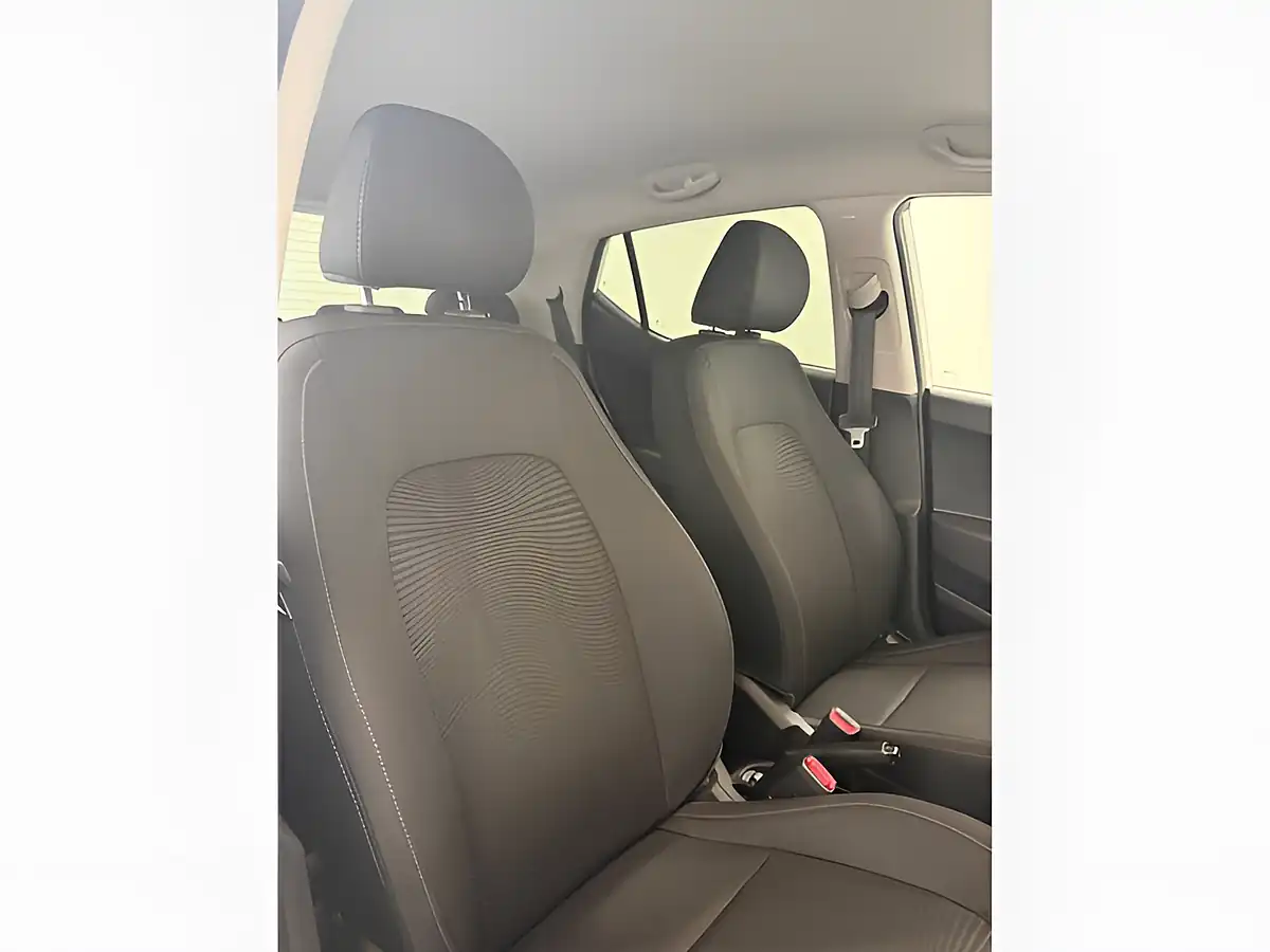 Used 2017 Hyundai i10 Premium Polar White - Interior and Exterior details 9