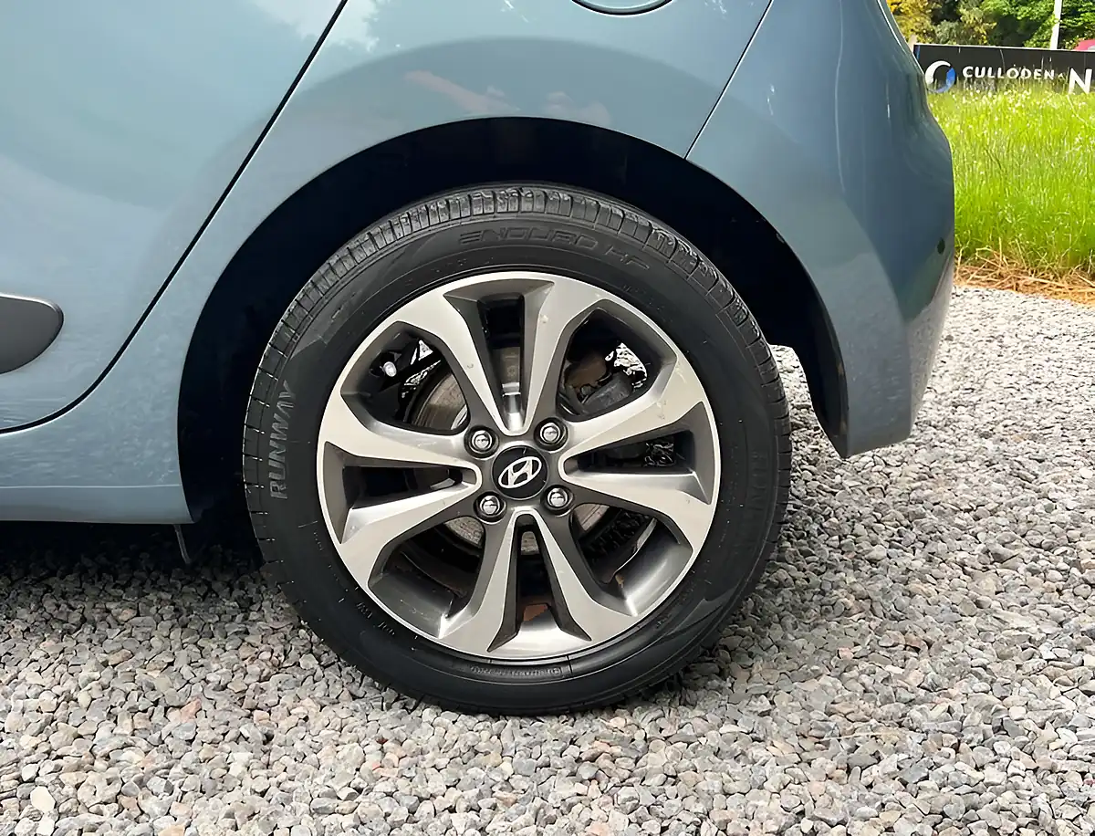 Used 2017 Hyundai i10 Premium Se Aqua Sparkling - Interior and Exterior details 10