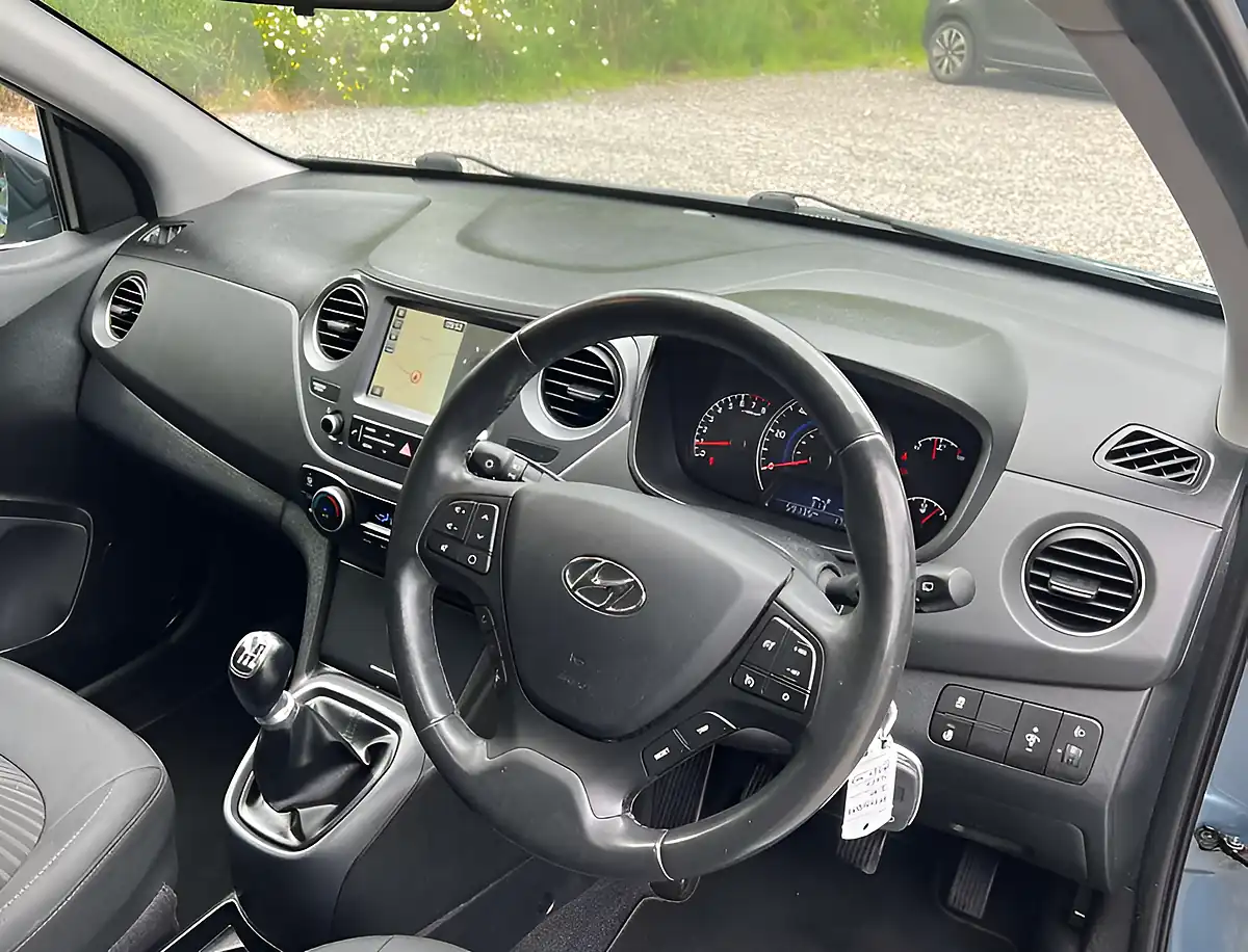 Used 2017 Hyundai i10 Premium Se Aqua Sparkling - Interior and Exterior details 13