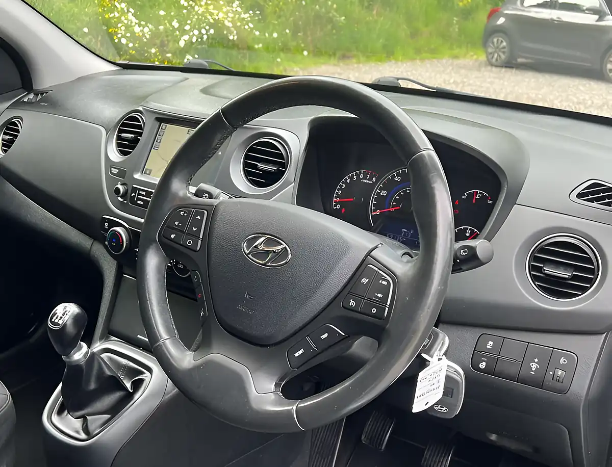 Used 2017 Hyundai i10 Premium Se Aqua Sparkling - Interior and Exterior details 14