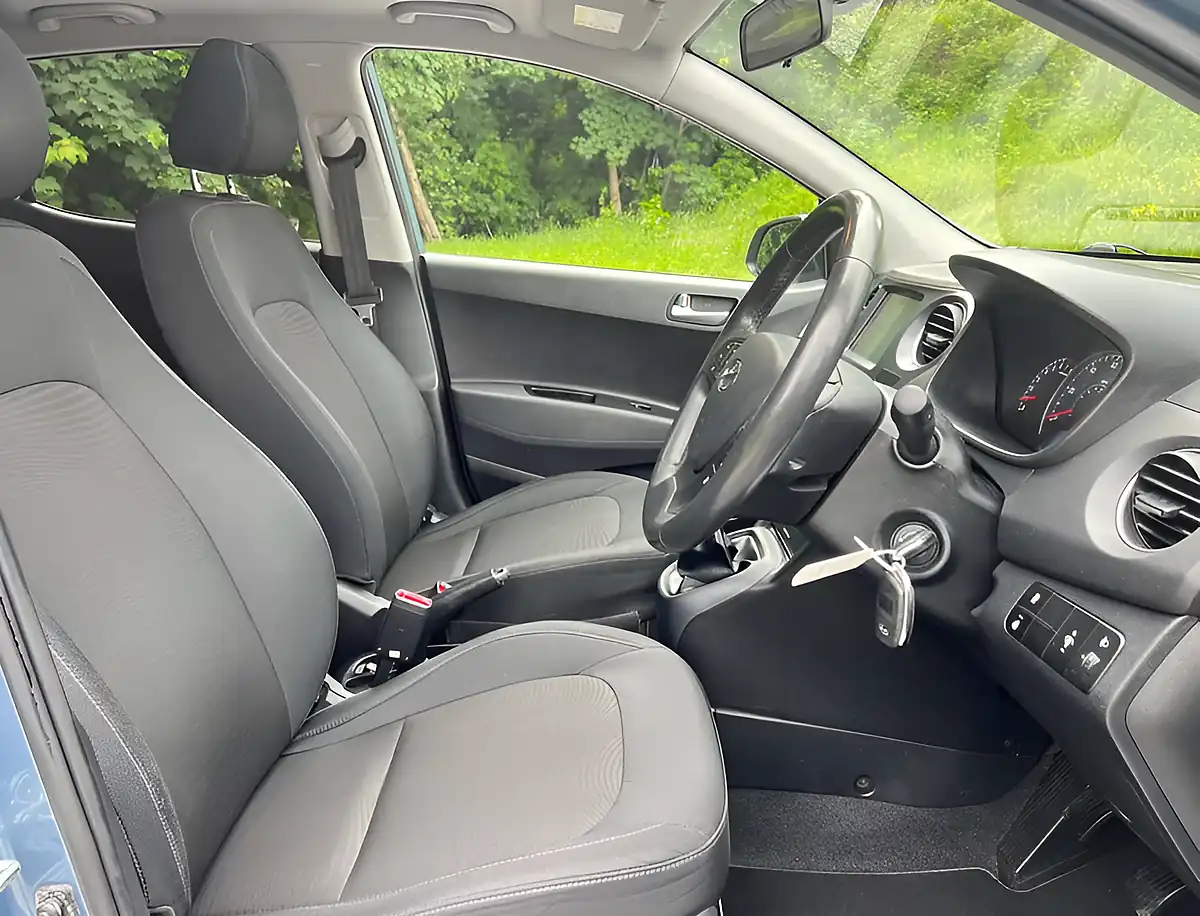 Used 2017 Hyundai i10 Premium Se Aqua Sparkling - Interior and Exterior details 15
