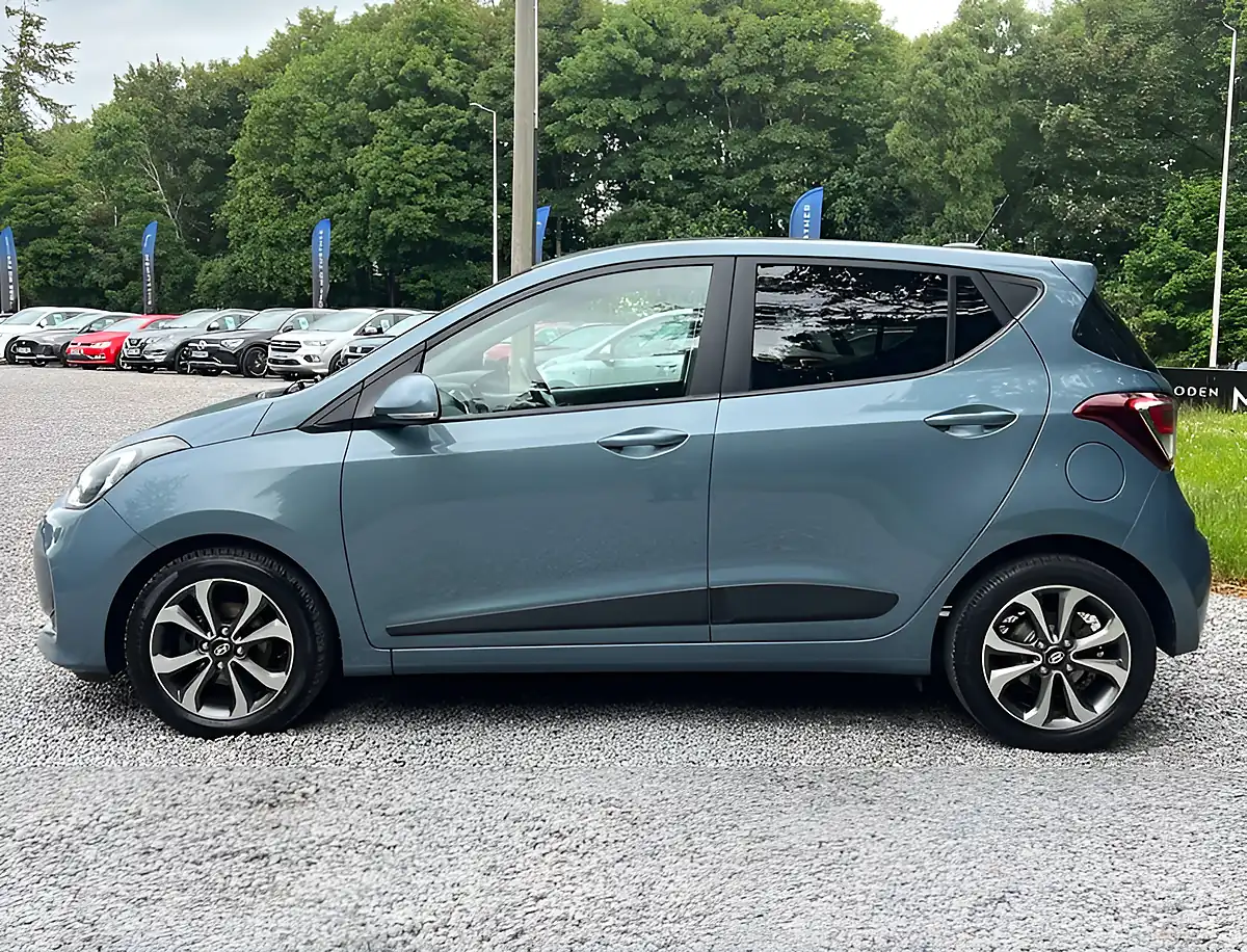 Used 2017 Hyundai i10 Premium Se Aqua Sparkling - Interior and Exterior details 6