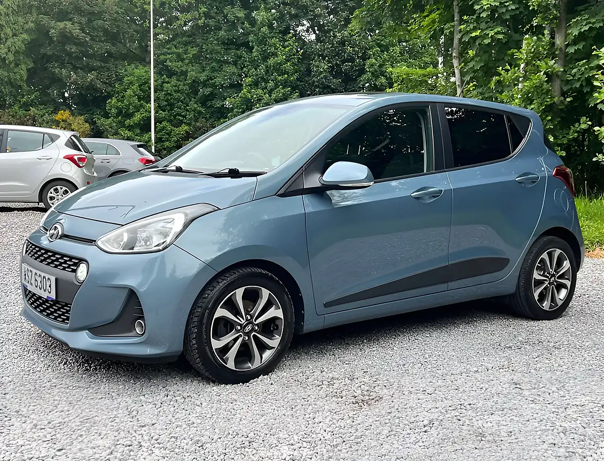 Used 2017 Hyundai i10 Premium Se Aqua Sparkling - Interior and Exterior details 7