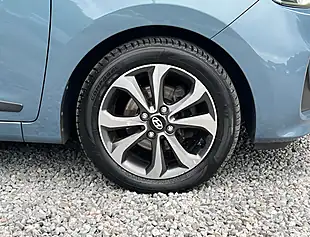 Used 2017 Hyundai i10 Premium Se Aqua Sparkling - Interior and Exterior details 9