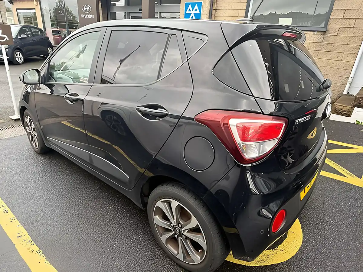 Used 2017 Hyundai I10 Premium Se Black - Interior and Exterior details 3