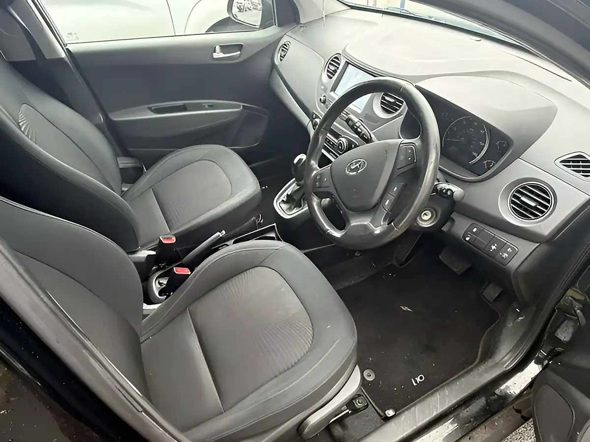 Used 2017 Hyundai I10 Premium Se Black - Interior and Exterior details 4