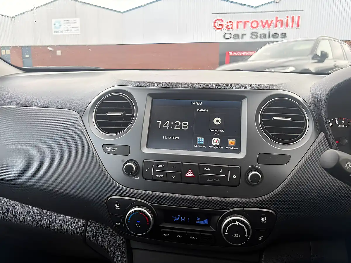 Used 2017 Hyundai I10 Premium Se Red - Interior and Exterior details 15