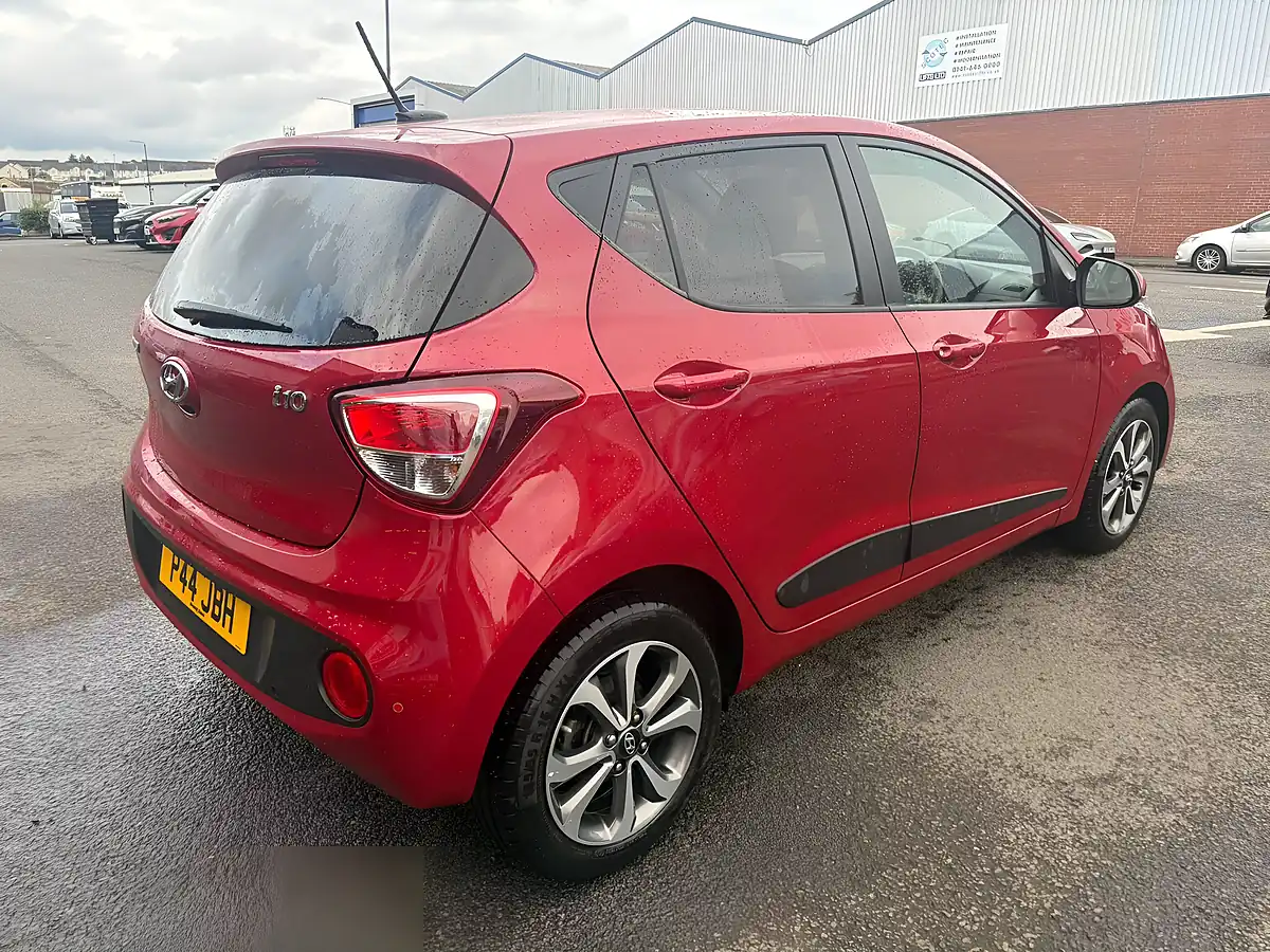 Used 2017 Hyundai I10 Premium Se Red - Interior and Exterior details 5