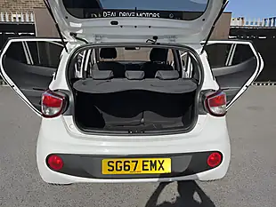 Used 2017 Hyundai I10 Premium White - Interior and Exterior details 11