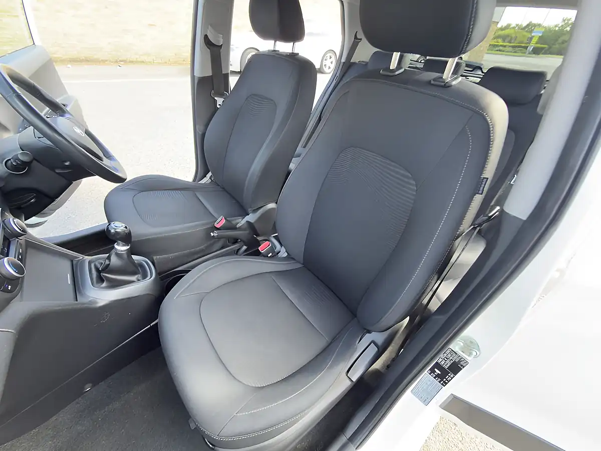 Used 2017 Hyundai I10 Premium White - Interior and Exterior details 17