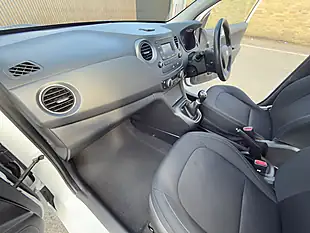 Used 2017 Hyundai I10 Premium White - Interior and Exterior details 20