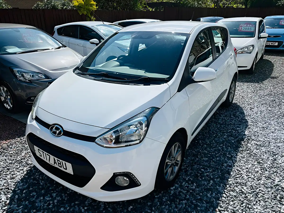 Used 2017 Hyundai i10 Premium White - Interior and Exterior details 10