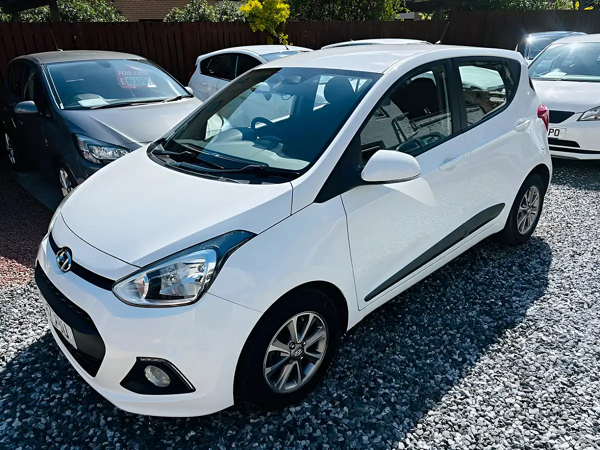 Used 2017 Hyundai i10 Premium White - Interior and Exterior details 2