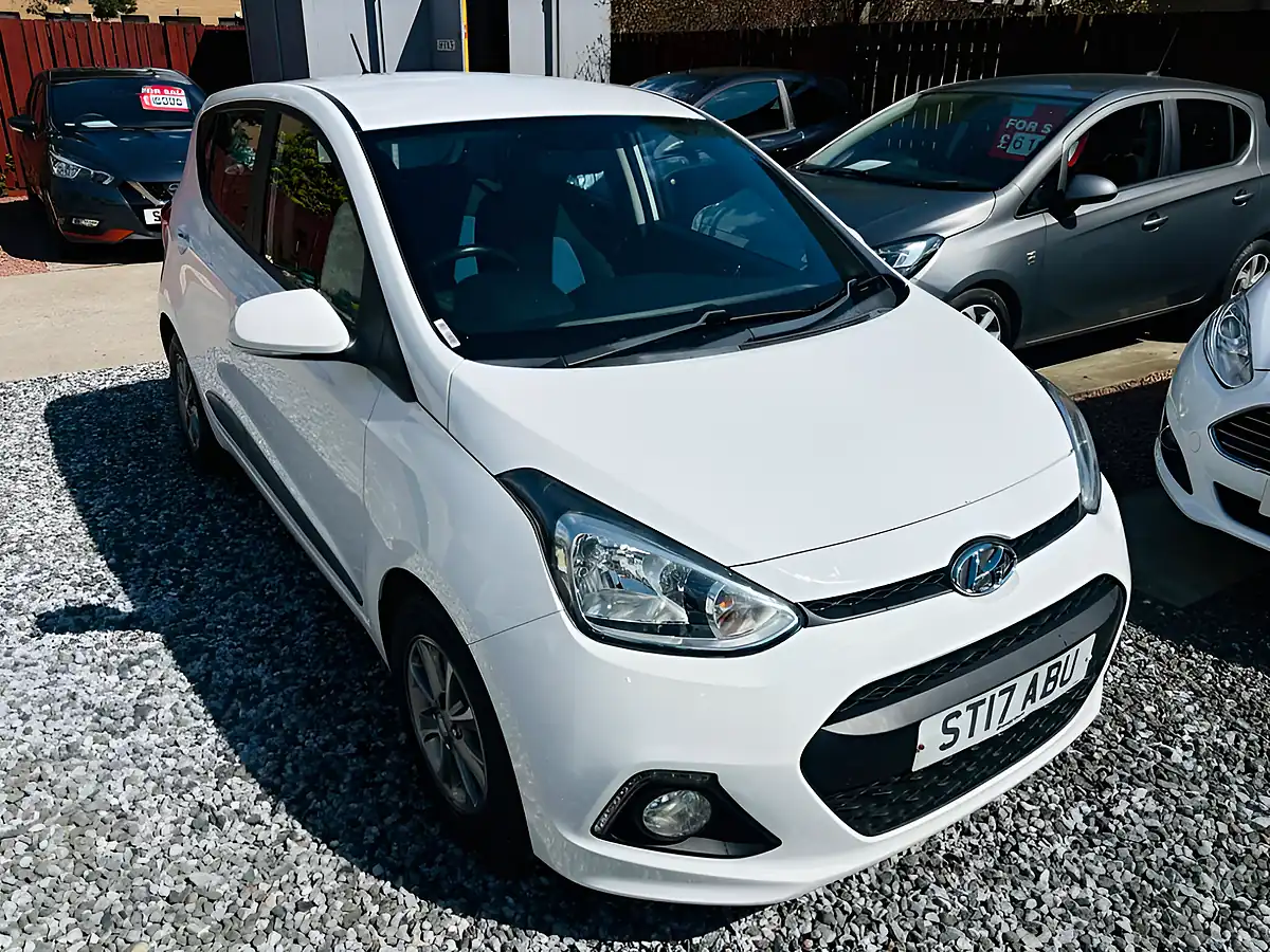 Used 2017 Hyundai i10 Premium White - Interior and Exterior details 5
