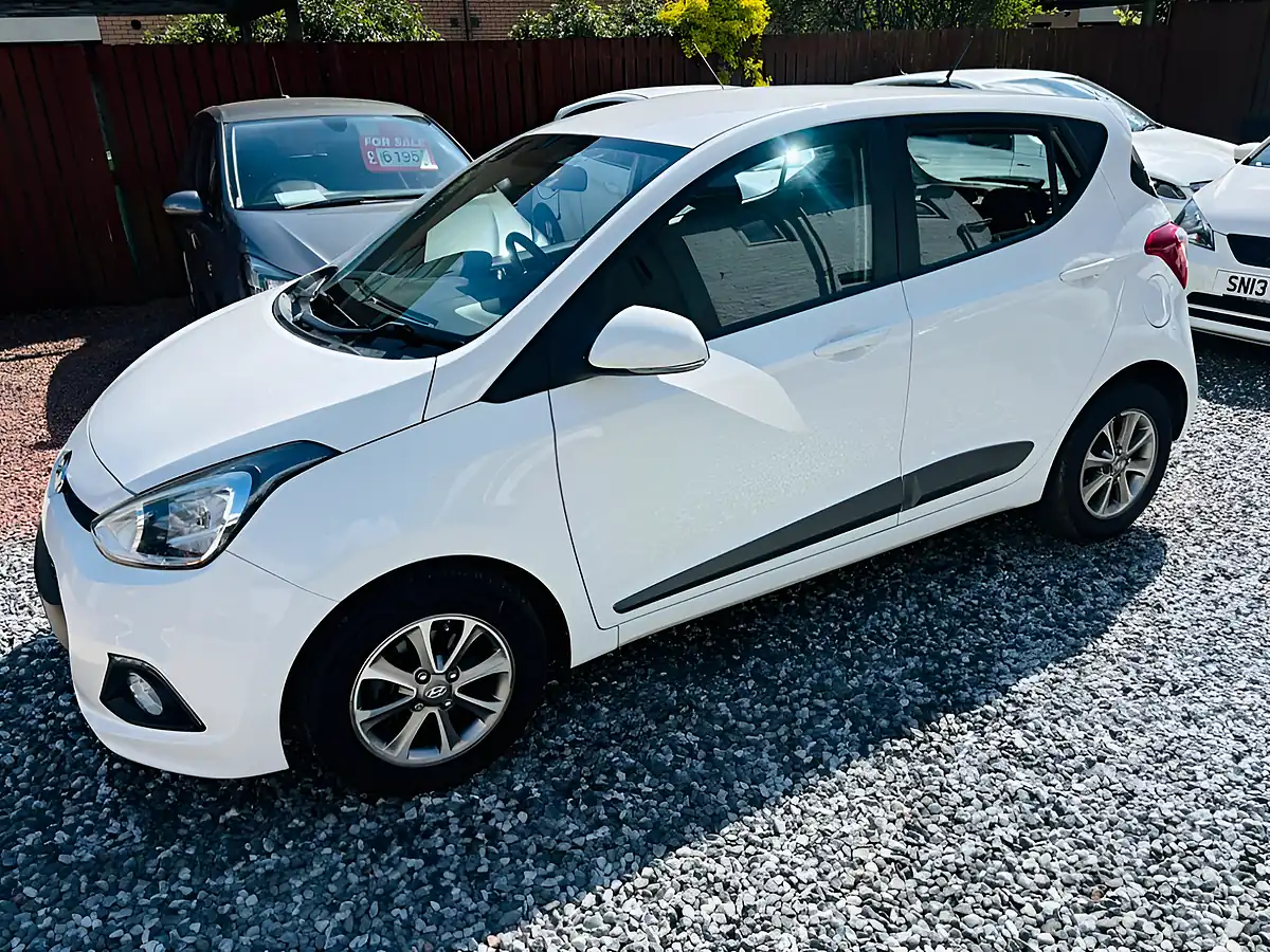 Used 2017 Hyundai i10 Premium White - Interior and Exterior details 6