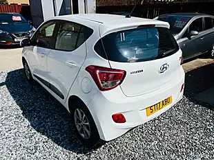 Used 2017 Hyundai i10 Premium White - Interior and Exterior details 7