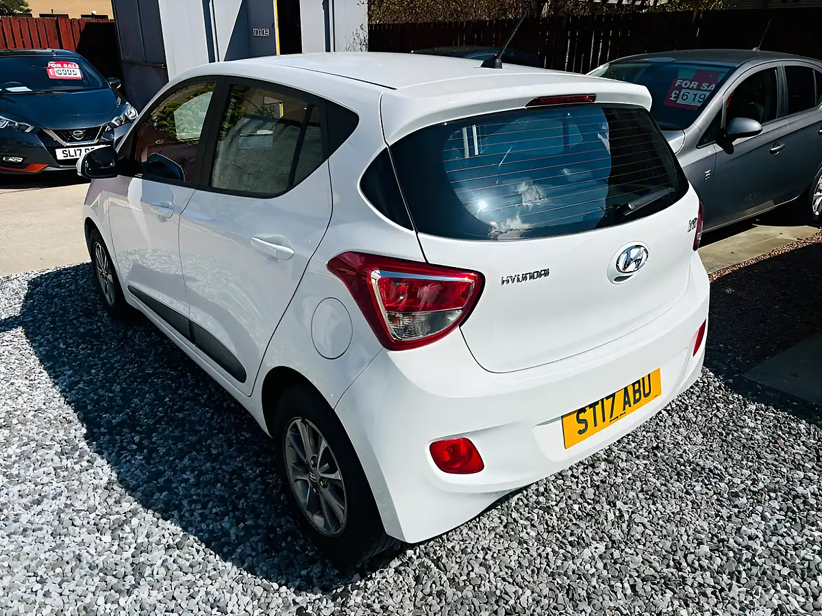 Used 2017 Hyundai i10 Premium White - Interior and Exterior details 7
