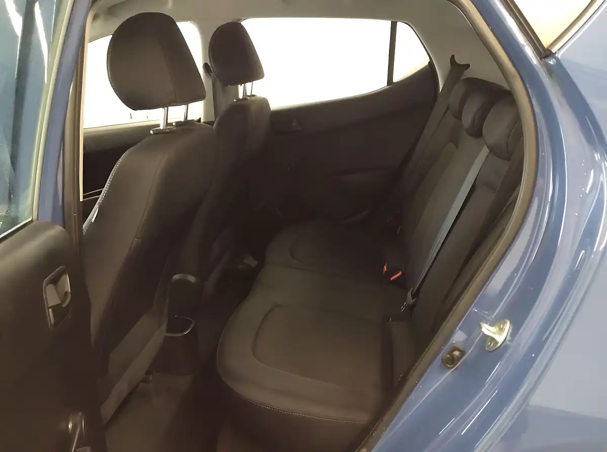 Used 2017 Hyundai I10 S Blue - Interior and Exterior details 17