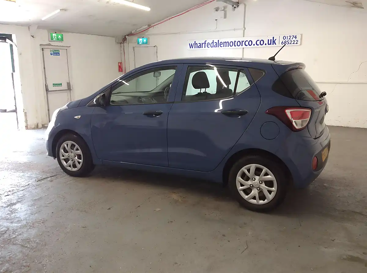 Used 2017 Hyundai I10 S Blue - Interior and Exterior details 7