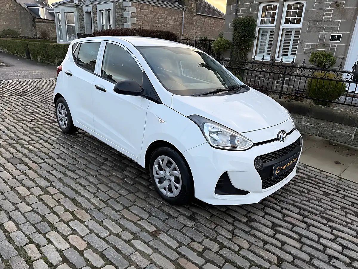 Used 2017 Hyundai i10 S Polar White - Interior and Exterior details 11