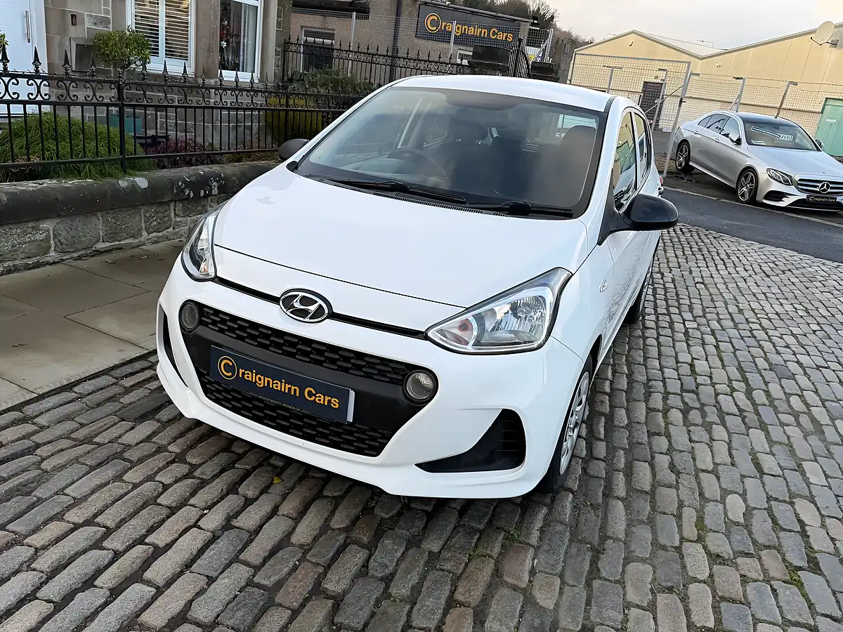 Used 2017 Hyundai i10 S Polar White - Interior and Exterior details 12