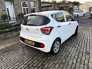Used 2017 Hyundai i10 S Polar White - Interior and Exterior details 13