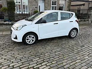 Used 2017 Hyundai i10 S Polar White - Interior and Exterior details 4