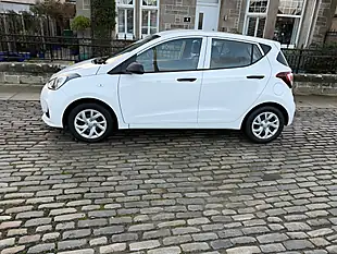 Used 2017 Hyundai i10 S Polar White - Interior and Exterior details 5